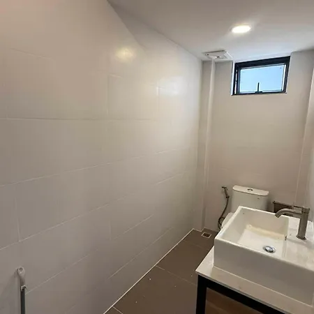 Amarin - Huge 7 Bedroom Private Pool House In Next To Walking Street Pattaya