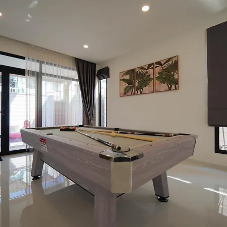 Amarin - Huge 7 Bedroom Private Pool House In Next To Walking Street Pattaya