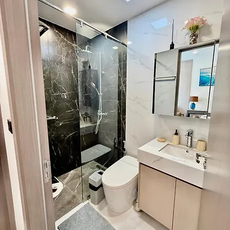La Richie - Luxury Townhouse In A Comfortable Area