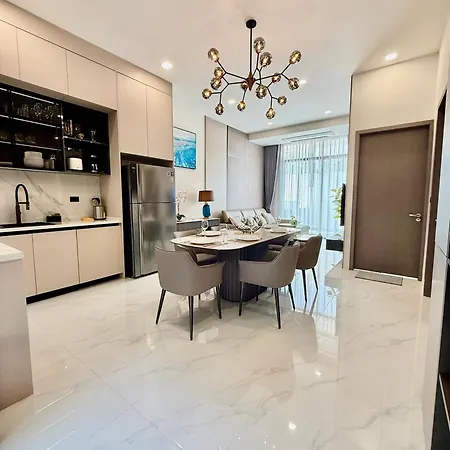 La Richie - Luxury Townhouse In A Comfortable Area *