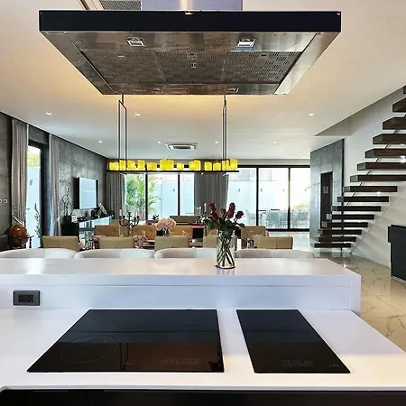 Villa 1600m Nearly Walkstreet Elevator Pattaya