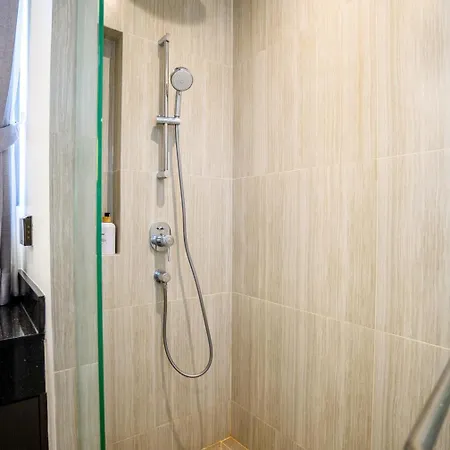 Modern 4br Pool In Good Location Pattaya