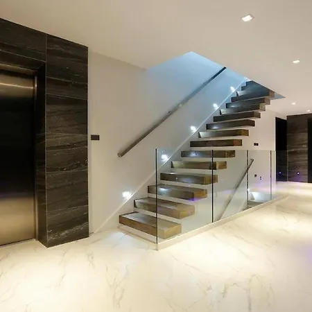 1600m Nearly Walkstreet Elevator *