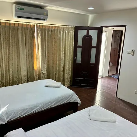 Farang House Aparthotel