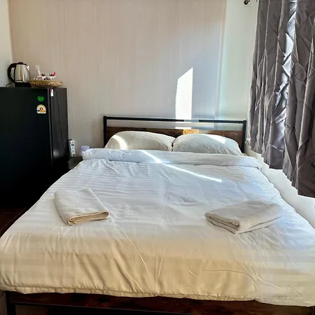 Farang House Aparthotel