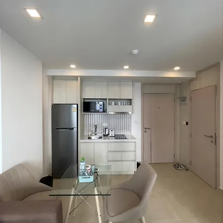 Beautiful 1 Bedroom With Big Balcony And Lagoon Pool Apartment *