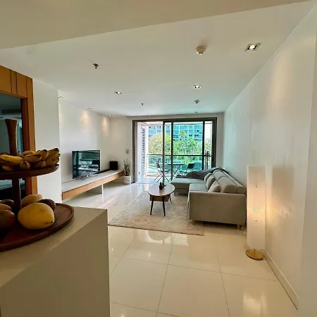 Fancy Beachfront Apartment *