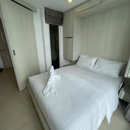 Beautiful 1 Bedroom With Big Balcony And Lagoon Pool *