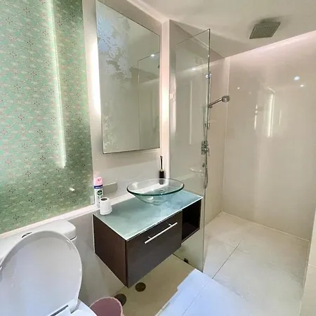 Apartment 2 Bed Seaview -best Of Location A Gem
