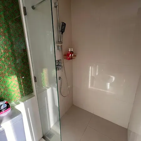 Apartment 2 Bed Seaview -best Of Location A Gem *