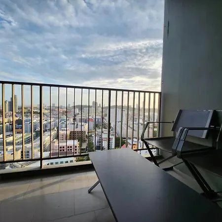 Apartment The Base海景网红顶层无边泳池 双卧室套房 海滩3分钟 *