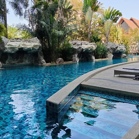 คลับรอยัล2bed Pattaya