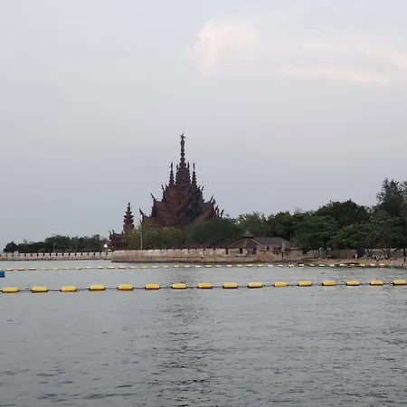 คลับรอยัล2bed Pattaya