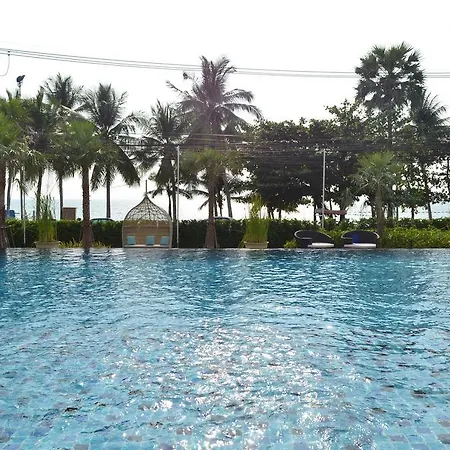 Everyday Beachfront Stylish Luxury Jomtien Apartment