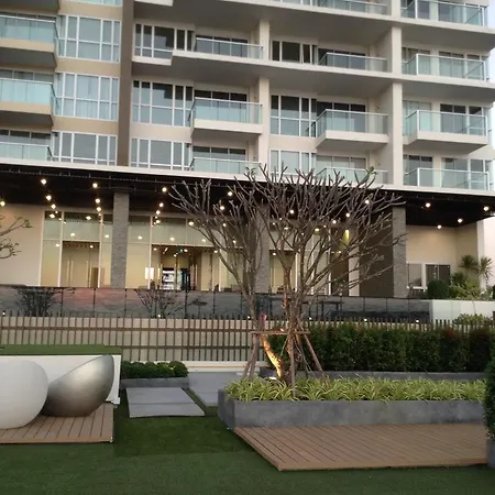Everyday Beachfront Stylish Luxury Jomtien