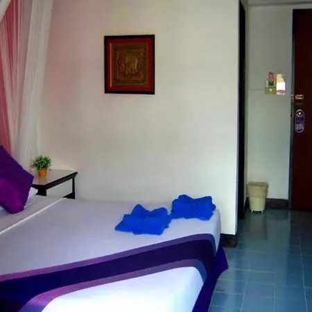 Sawasdee Sabai Hotel 2*