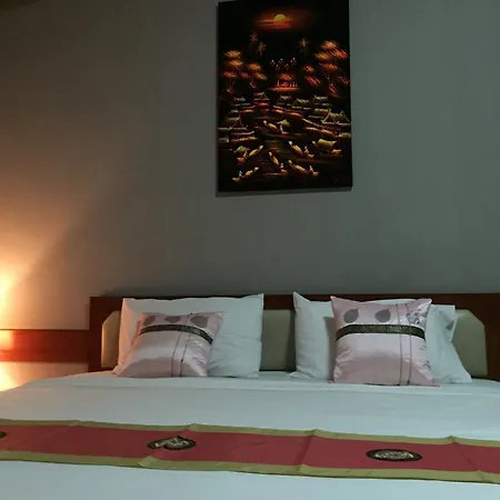 Guest house Bua Khao Paradise 3*