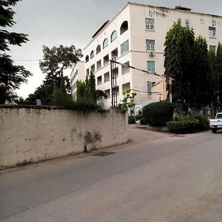 Apartment 3 Pieces Enteriement Meuble *