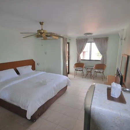 Kingfisher House & Bar 3* Pattaya
