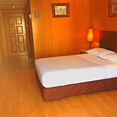 Hotel Dynasty 3*