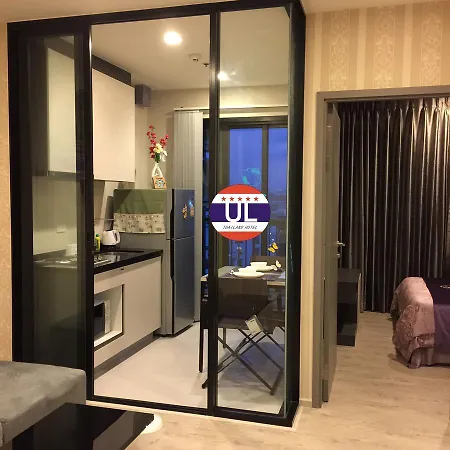 Central Apartment *
