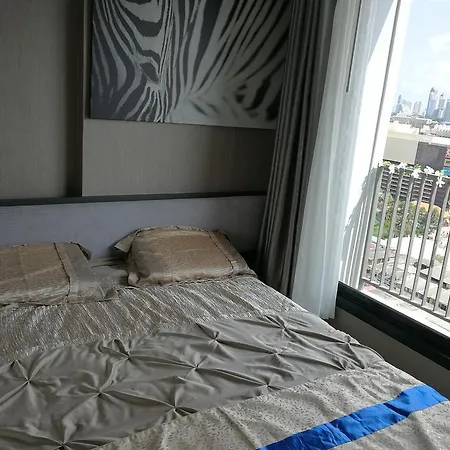 Central Apartment *