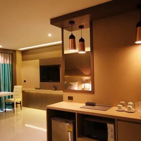 Republic Hotel 3*