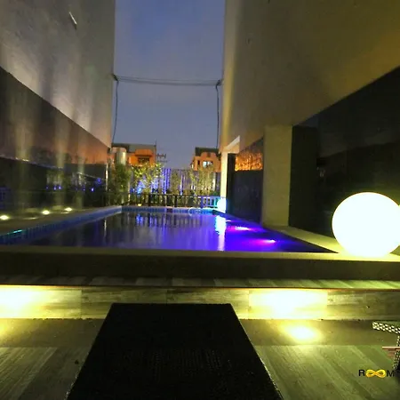 Republic Hotel 3*