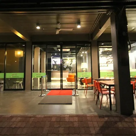 Republic Hotel 3*