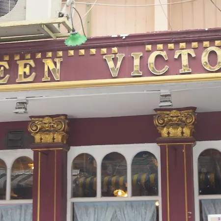 Queen Victoria 2*