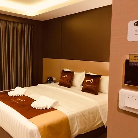 Hotel Republic 3*
