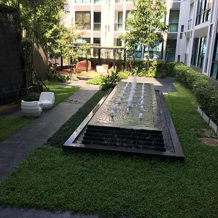 The Chezz By Apple & Frank Apartment *