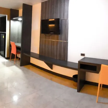 Mr. Mac's Hotel 2*