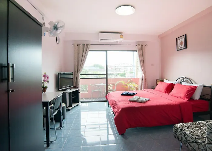 Pattaya Holiday Lodge