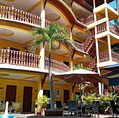 Phratamnak Inn Guesthouse - 100 Mtr From The Beach