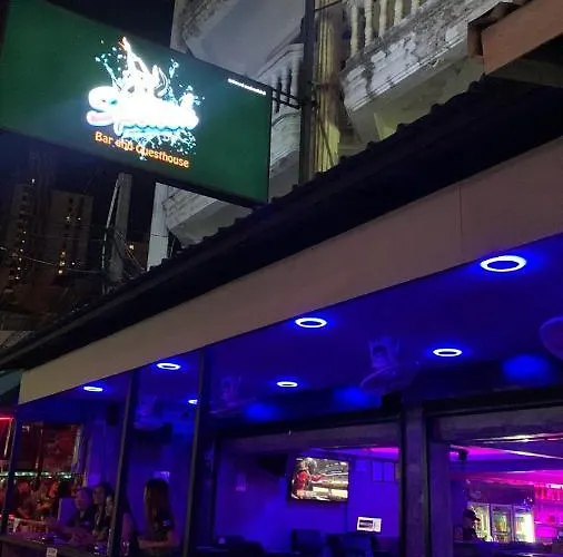Splash Bar And Guesthouse