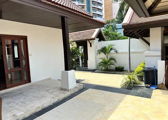 Thaiba Lipool Villa