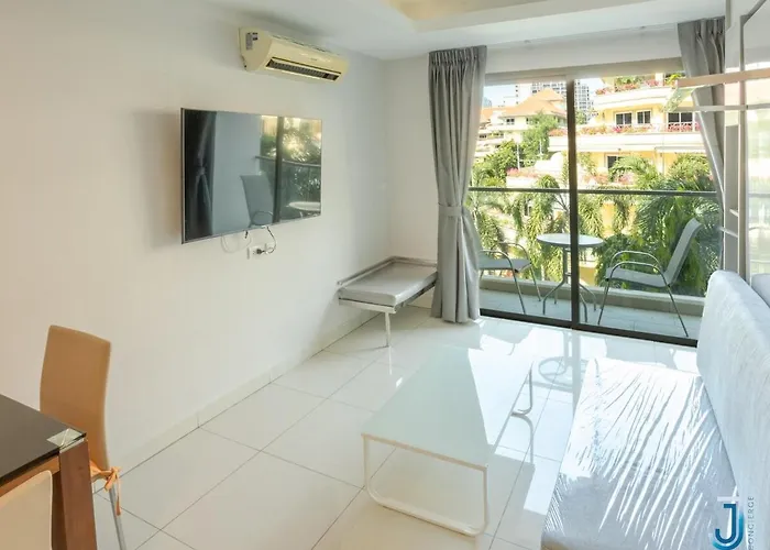 Cozy Studio With 2 Pools And Sea View