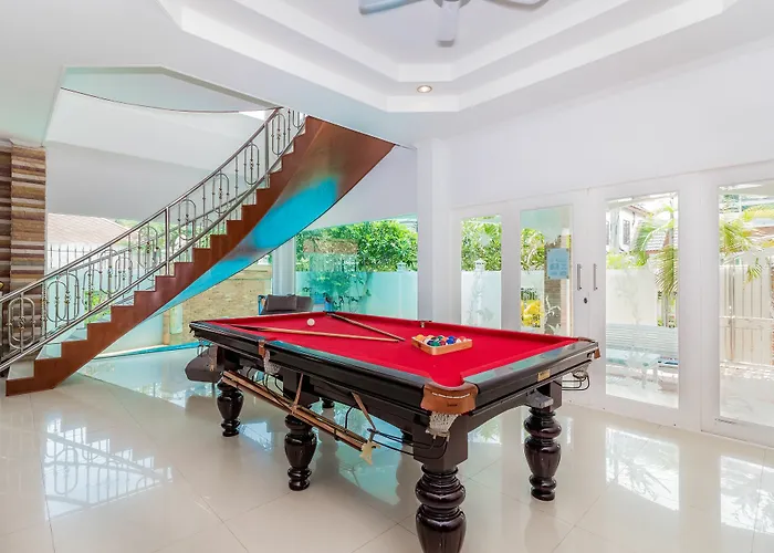 Baan Kanittha - Tewaree 4 Bedrooms Pool