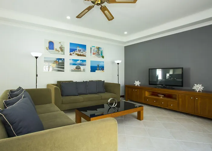 Majestic Villas Cosy Beach Pattaya