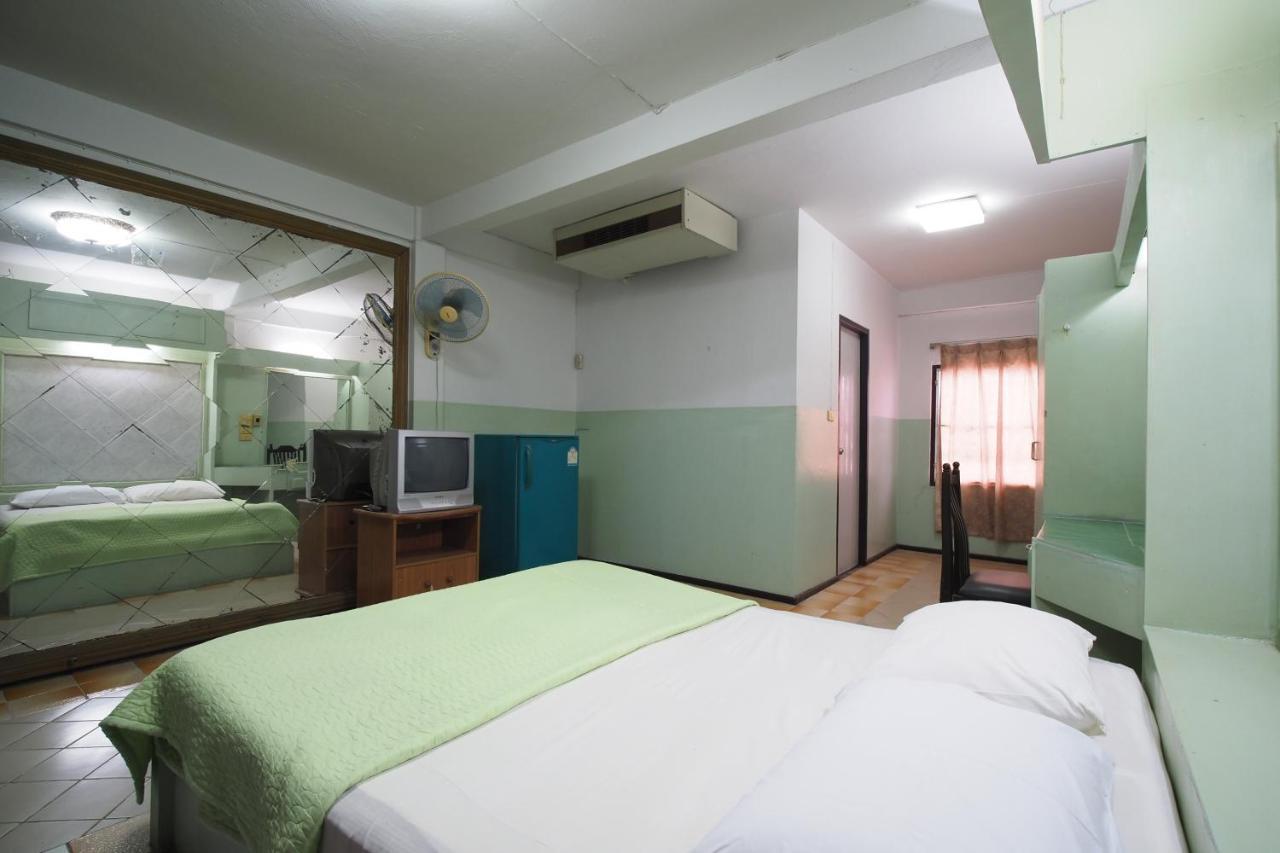 Oyo 1003 Naklua House Hotel