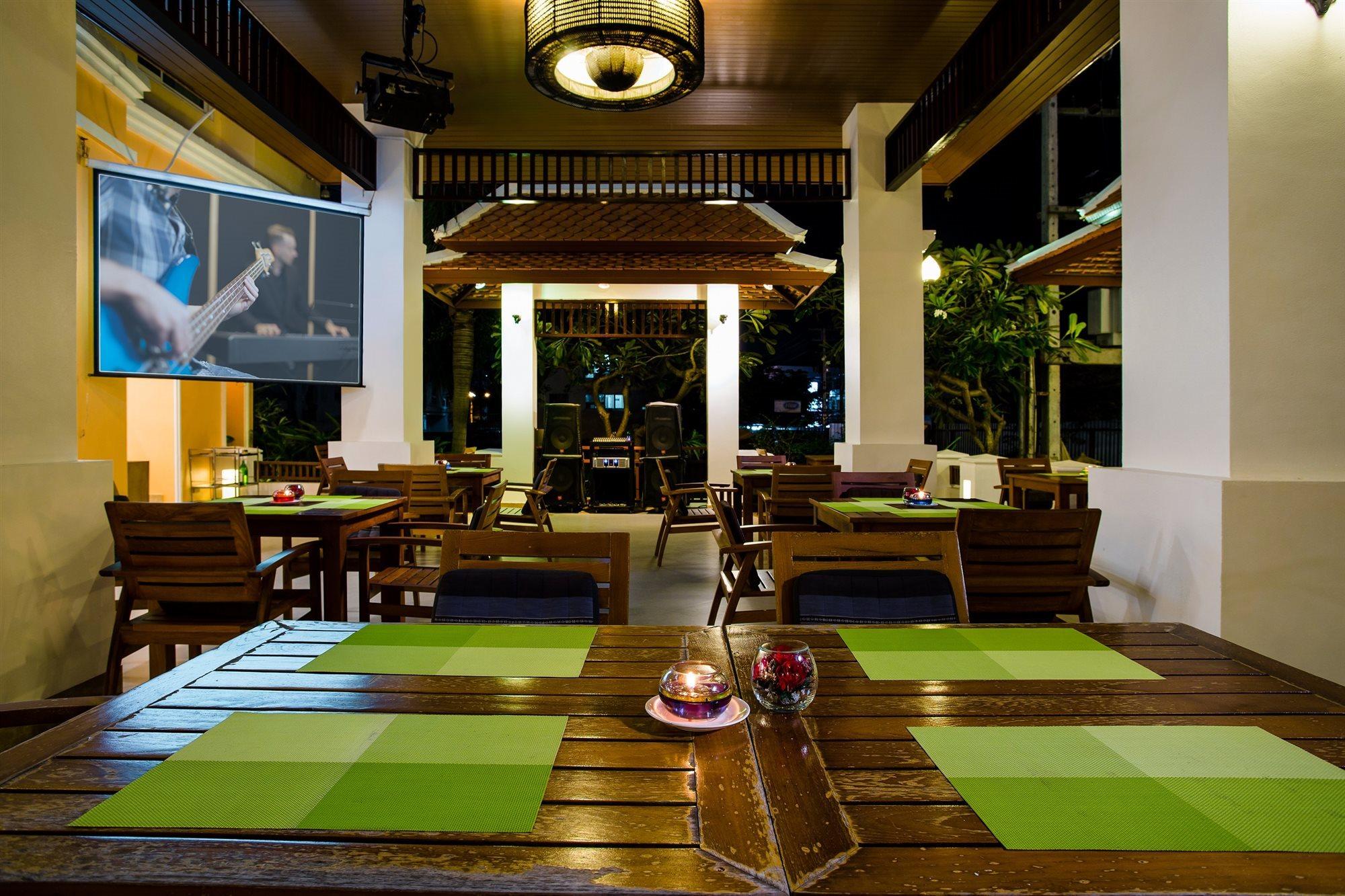 Aiyara Palace Hotel