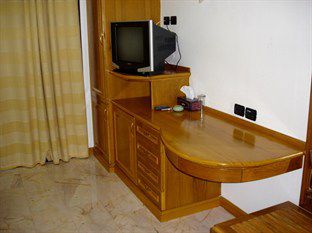 Max Hotel