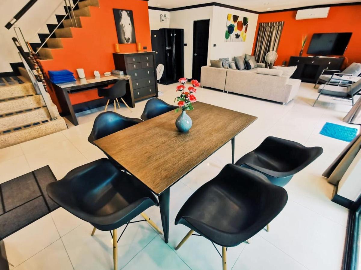 Villa 4poolvillas *