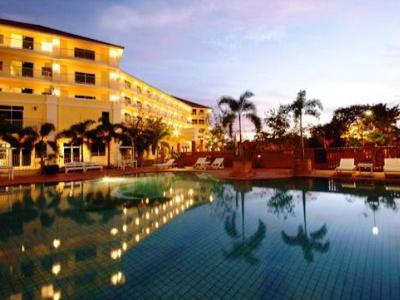 Cross Pratamnak Hotel
