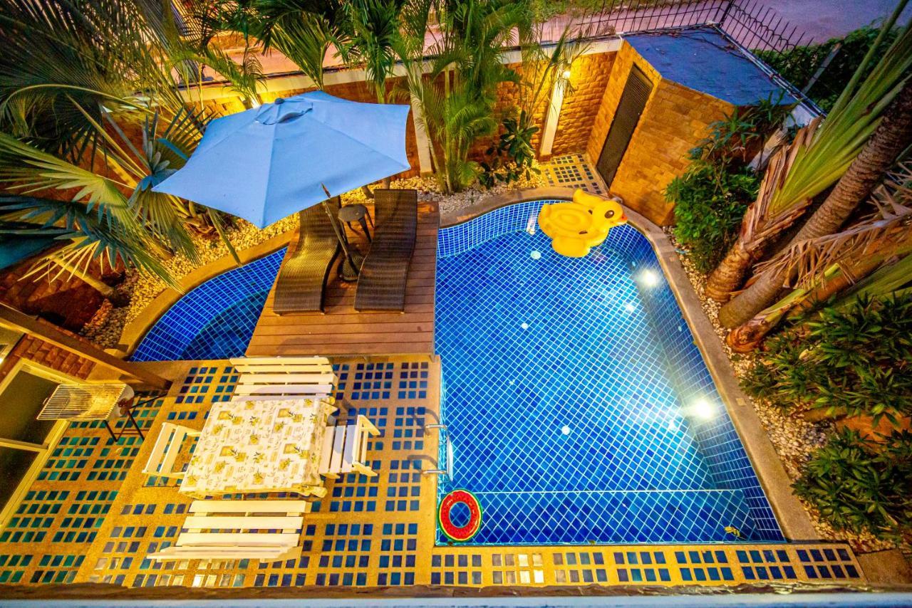 4poolvillas