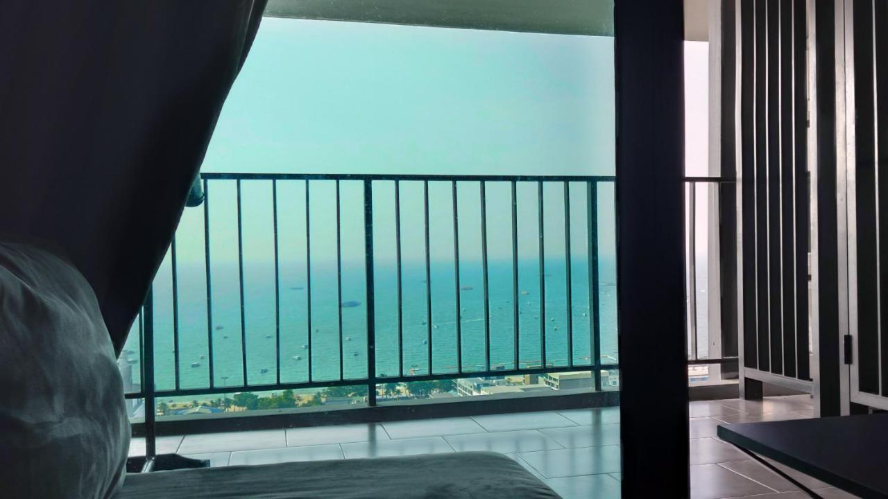 Sea View Rooftop Pool Apartment Pattaya