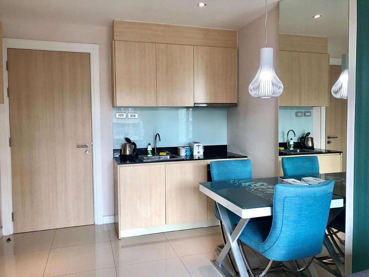 Apartment Grande Carribean Sea View&park View Comfortable 1 Bedroom For 3 Person With Washing Machine , Kitchen And Utensils For The Cooking Pattaya