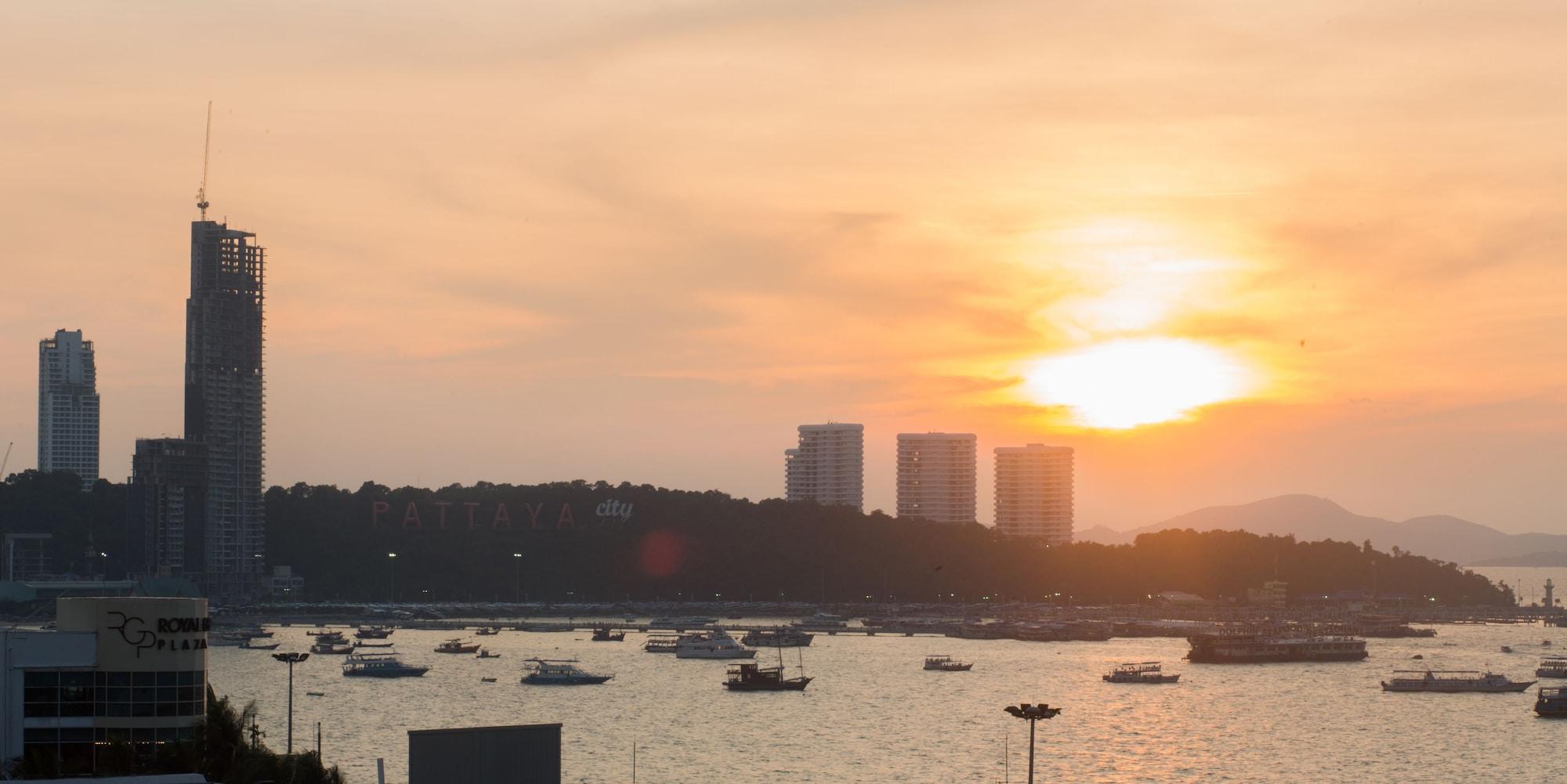 Hotel House- Sha Extra Pattaya