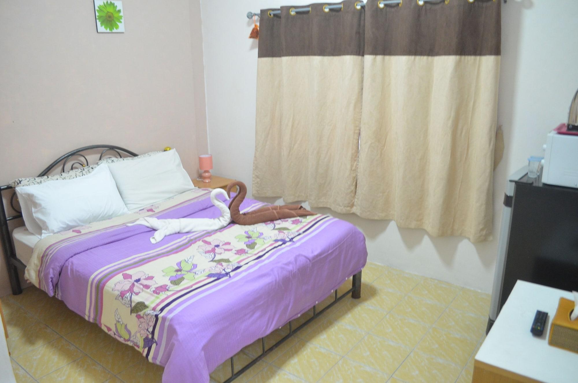 Pattaya Holiday Lodge *